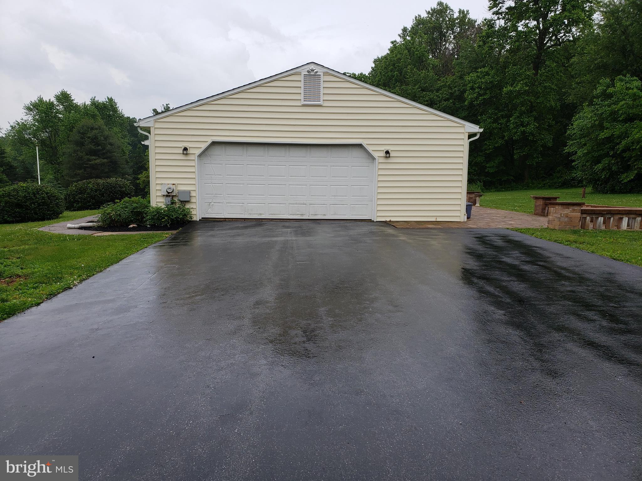 283 Ash Road Coatesville, PA 19320 - Photo 5 of 24 Oversized two car side entry garage with man door