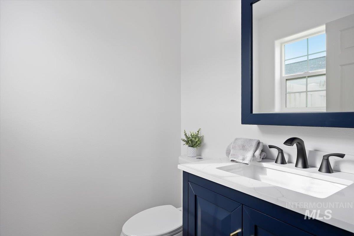 1897 Hampton Way Twin Falls, ID 83301 - Photo 14 of 48 Bathroom with vanity and toilet