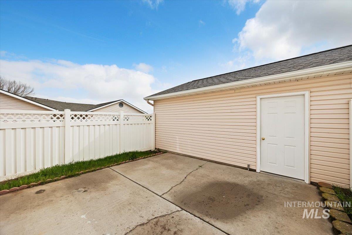 1897 Hampton Way Twin Falls, ID 83301 - Photo 31 of 48 View of garage