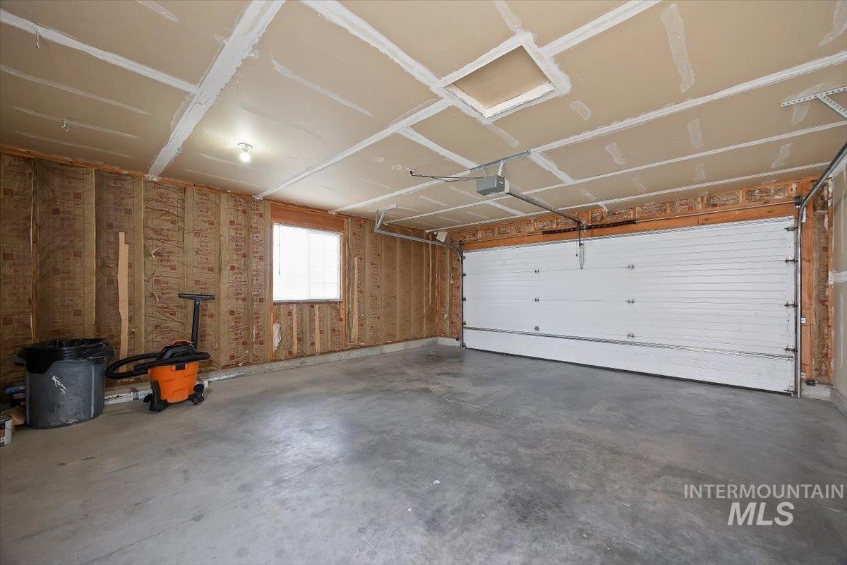 1897 Hampton Way Twin Falls, ID 83301 - Photo 33 of 48 View of garage