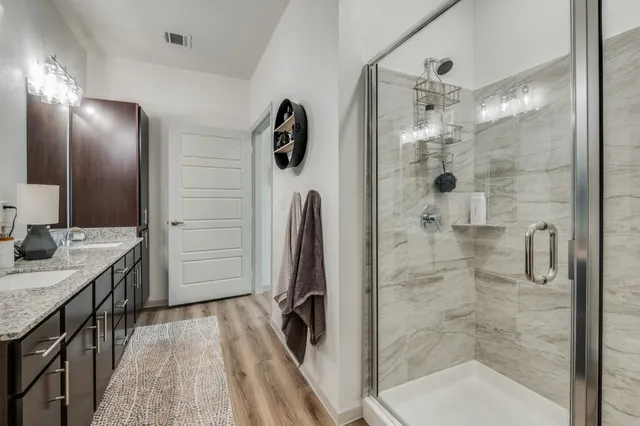 a view of entryway with a chandelier