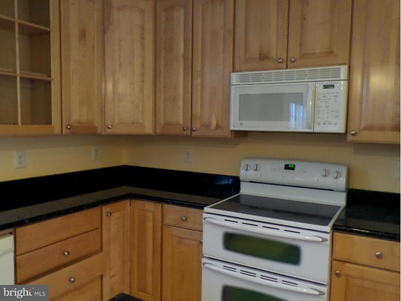 741 Hilltop Road Arnold, MD 21012 - Photo 11 of 28 Kitchen
