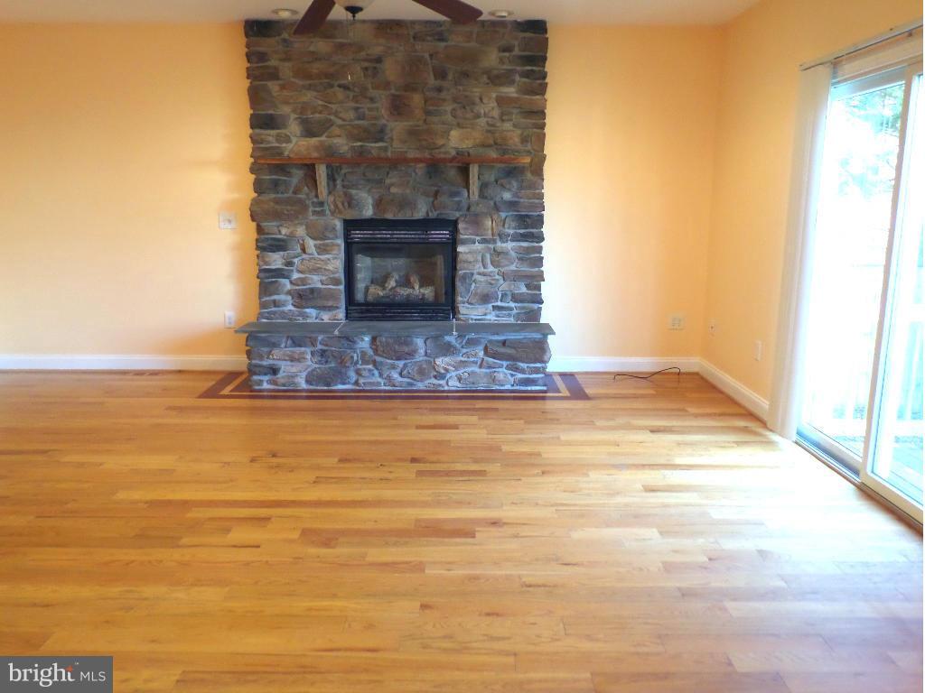 741 Hilltop Road Arnold, MD 21012 - Photo 13 of 28 Family Room