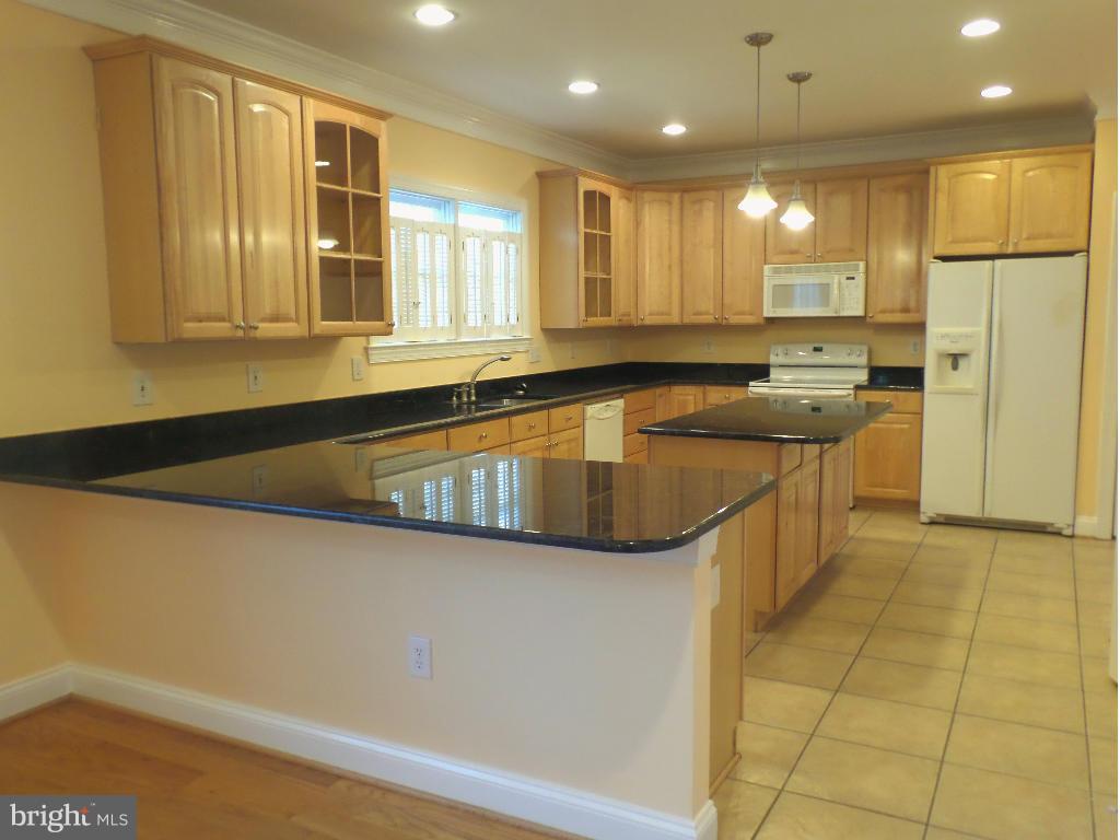 741 Hilltop Road Arnold, MD 21012 - Photo 9 of 28 Kitchen