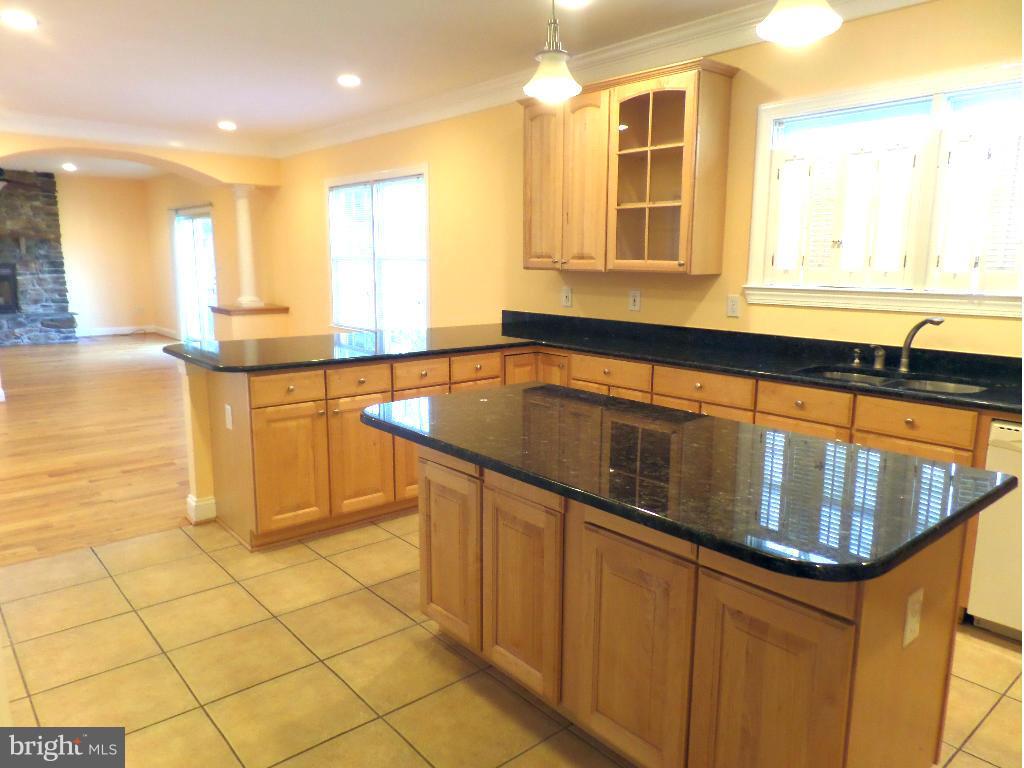 741 Hilltop Road Arnold, MD 21012 - Photo 10 of 28 Kitchen