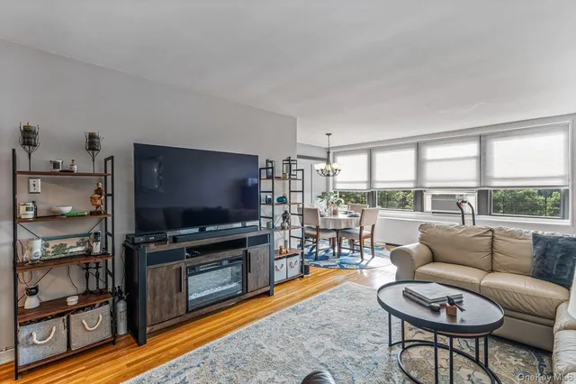 $399,000 | 18-55 Corporal Kennedy Street, Unit 6H | Bay Terrace