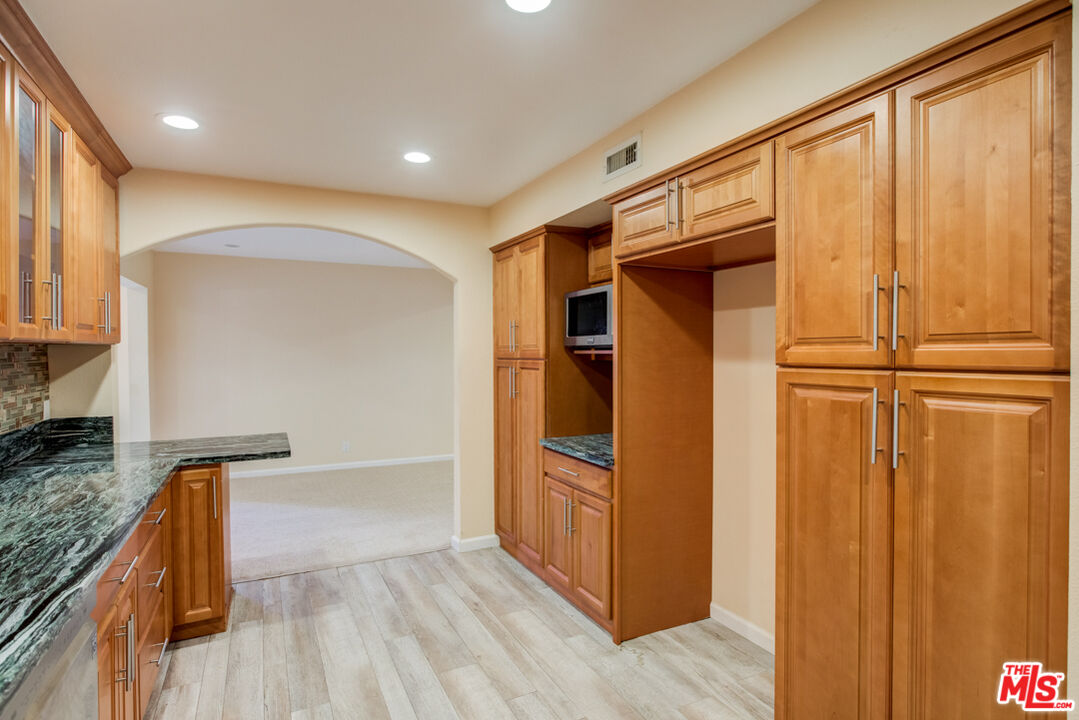23620 Sunset Crossing Road Diamond Bar, CA 91765 - Photo 22 of 41 a view of walk in closet with window