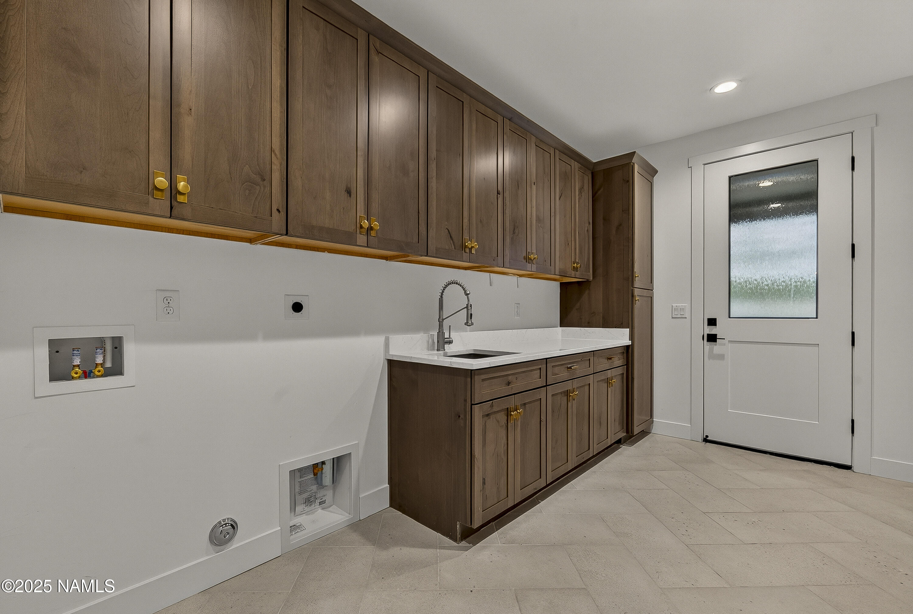 8488 Tall Tales Rnch Road Flagstaff, AZ 86004 - Photo 41 of 52 Laundry room