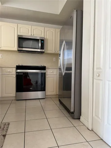 $2,900 | 8854 West Flagler Street, Unit 210, Miami, FL 33174