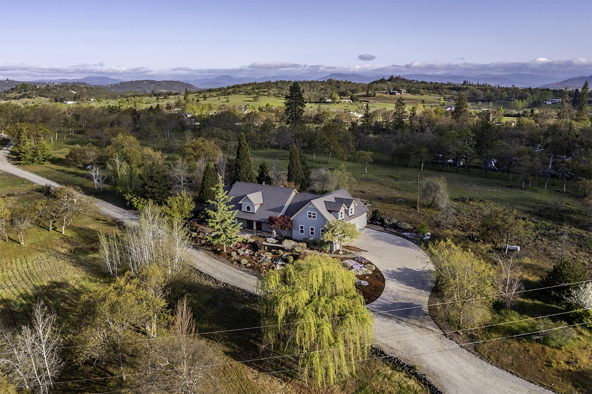 1930-1932 Stevens Road Eagle Point, OR 97524 - Photo 69 of 88 DJI_0371-HDR-Edit
