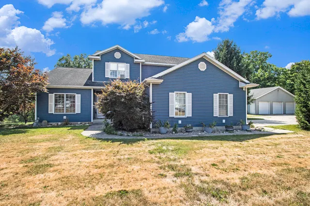 $569,900 | 69154 Elkhart Road, Edwardsburg, MI 49112