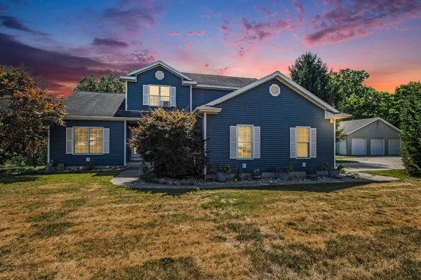 $569,900 | 69154 Elkhart Road, Edwardsburg, MI 49112