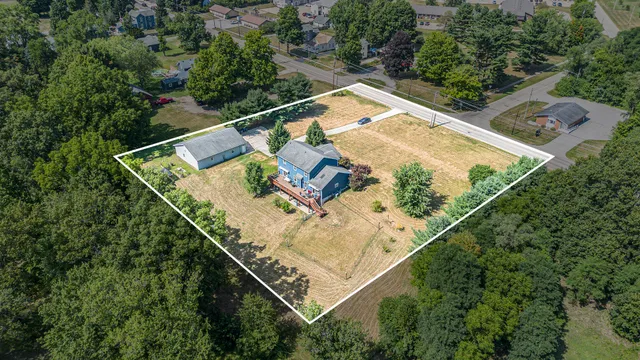 $569,900 | 69154 Elkhart Road, Edwardsburg, MI 49112