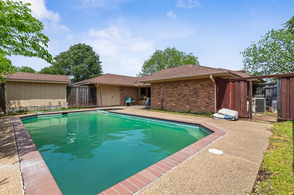 1502 Hinchliffe Road Mexia, TX 76667 - Photo 35 of 40 View of swimming pool with central AC, fence, and a fenced in pool