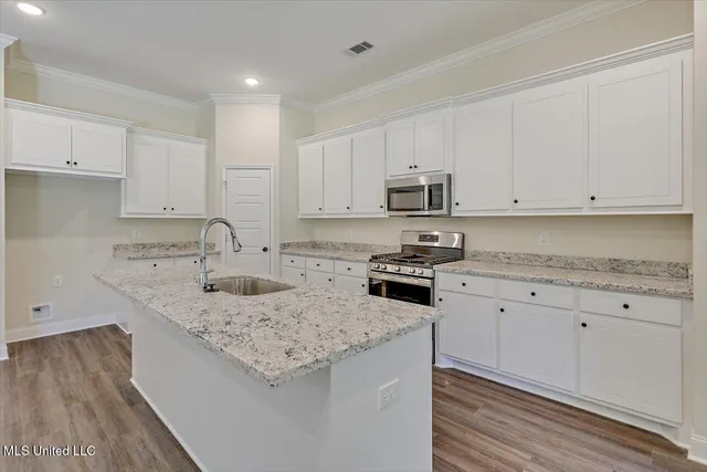 $319,999 | 107 Hyde Park Drive, Brandon, MS 39042