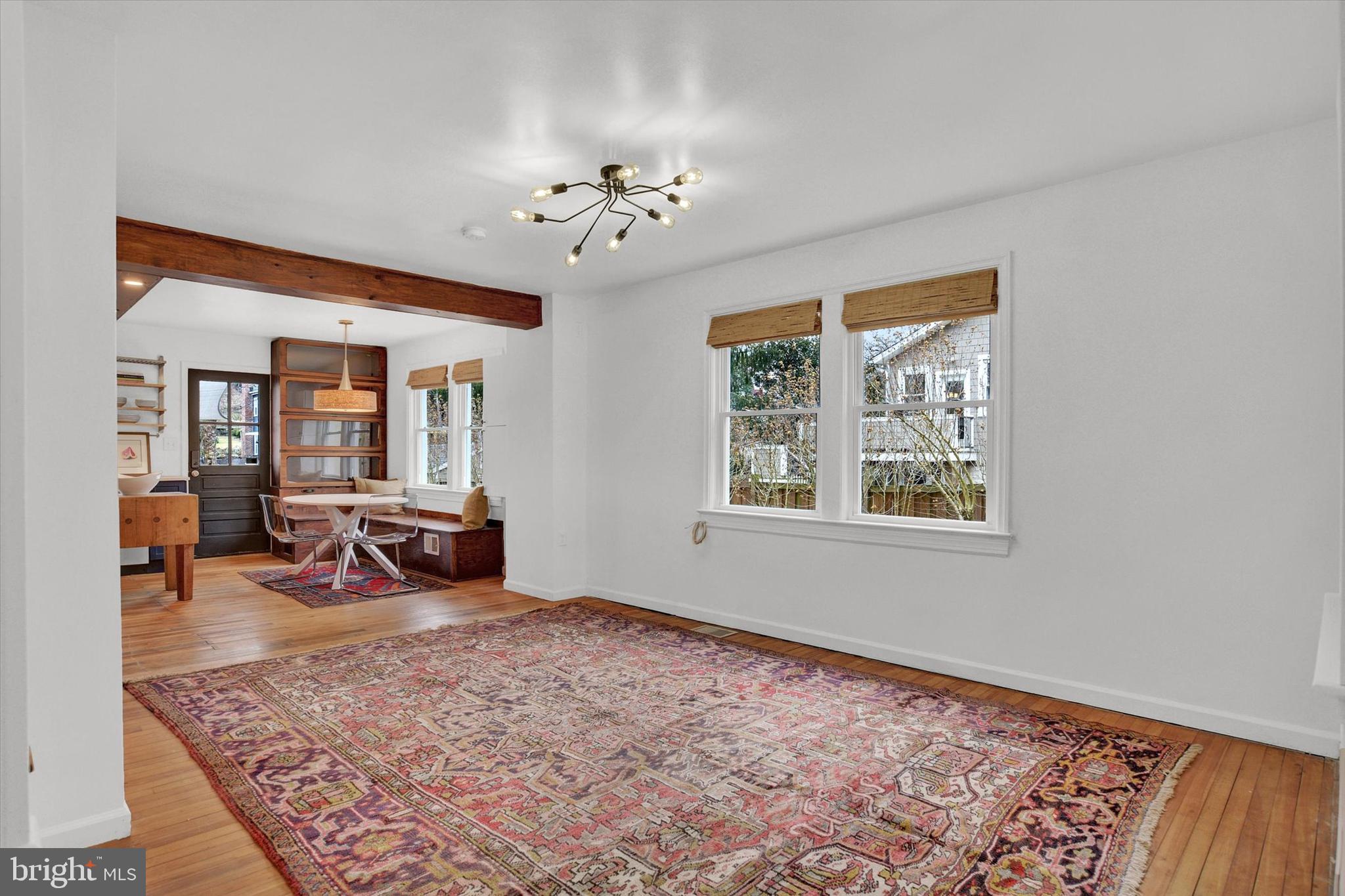 615 Deepdene Road Baltimore, MD 21210 - Photo 6 of 27 Living room