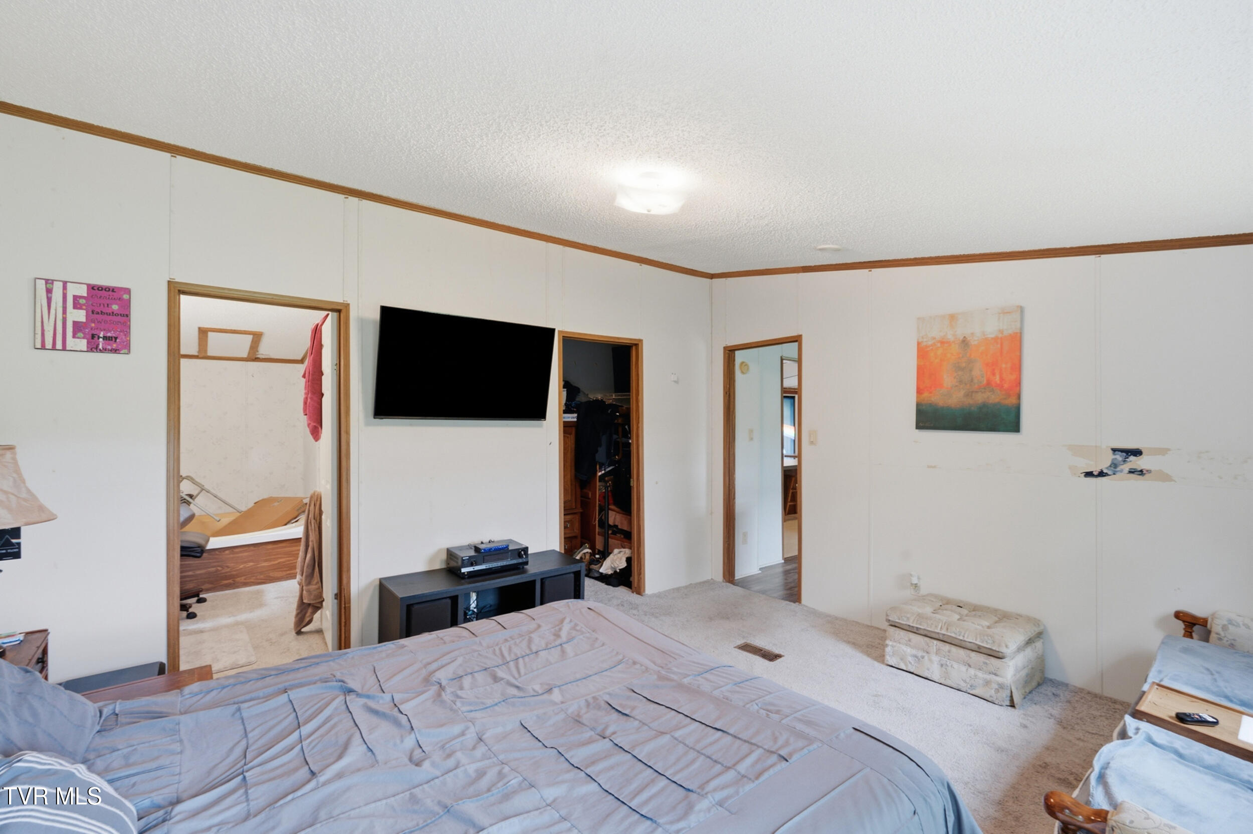 12018 Dettor Road Bristol, VA 24202 - Photo 24 of 26 dsc_0925_with_tv