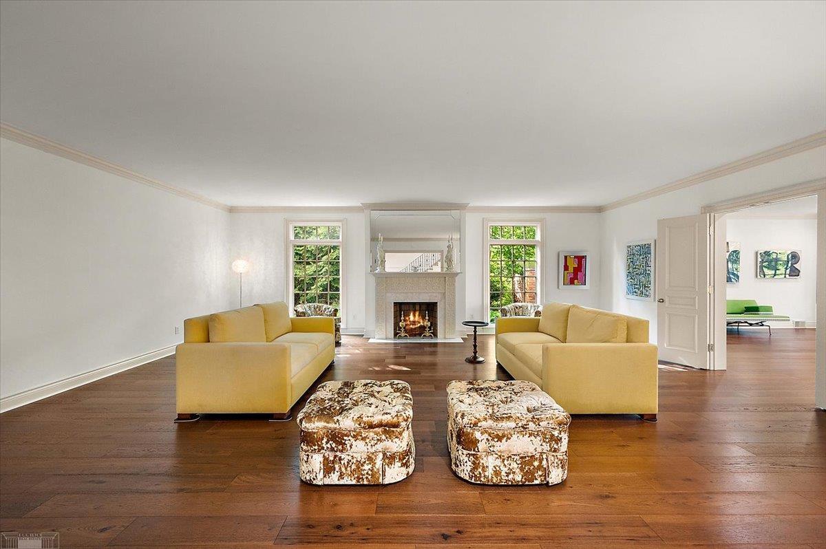 161 Lothrop Road Grosse Pointe, MI 48236 - Photo 19 of 95 50214152-9b39e884-017e-4c2f-8a6a-9a0c18a2c463.JPG