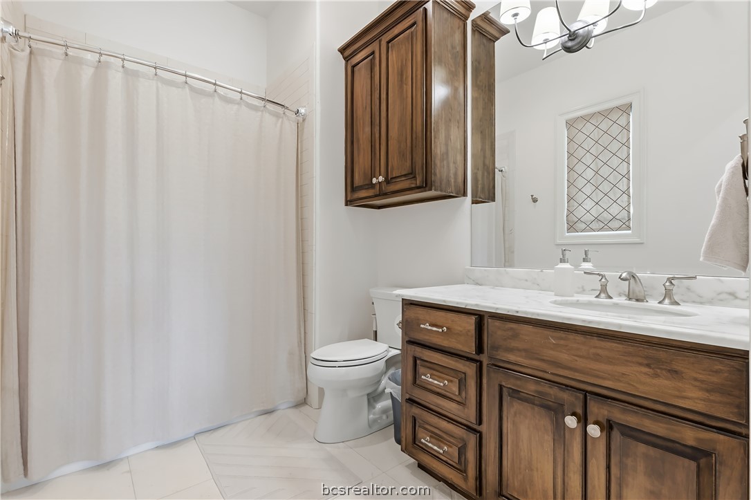 4229 Villaggio Court Bryan, TX 77802 - Photo 36 of 47 En suite casita bathroom