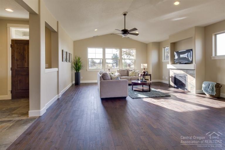20780 Northeast Horizon Ridge Place Bend, OR 97701 - Photo 3 of 24 Additional Photo