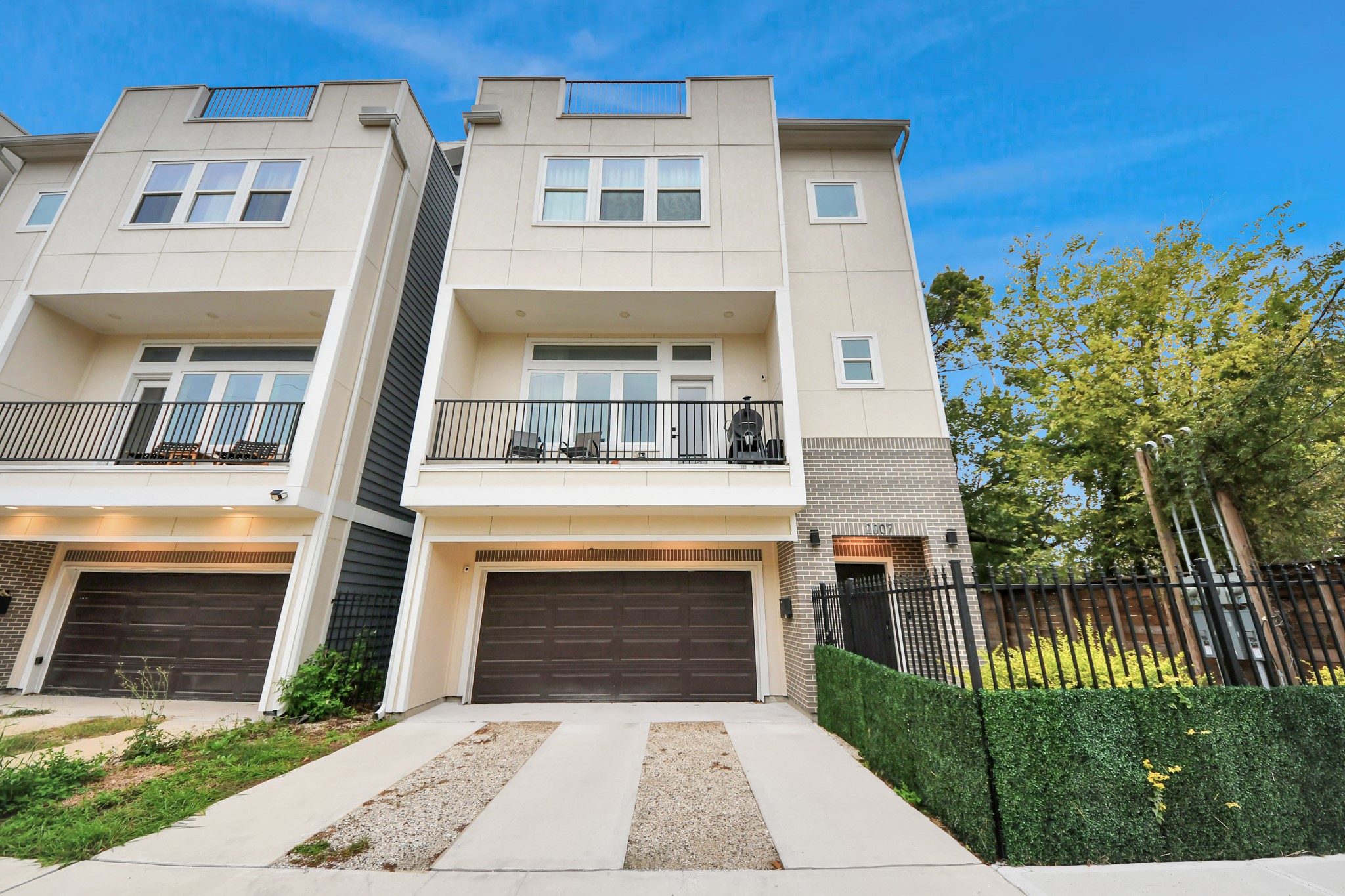 2007 Briley Street Houston, TX 77004 - Photo 2 of 36