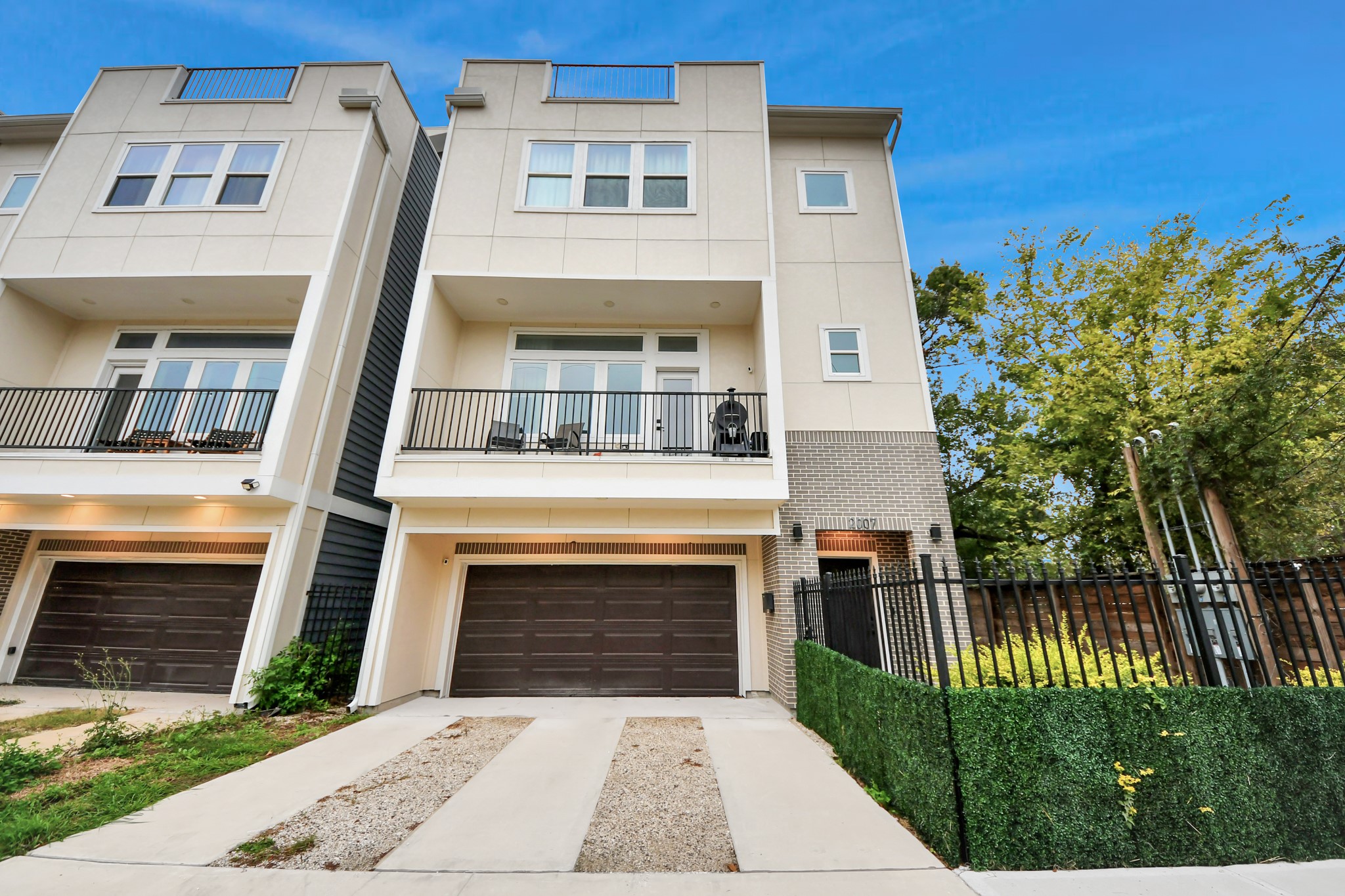 2007 Briley Street Houston, TX 77004 - Photo 3 of 36