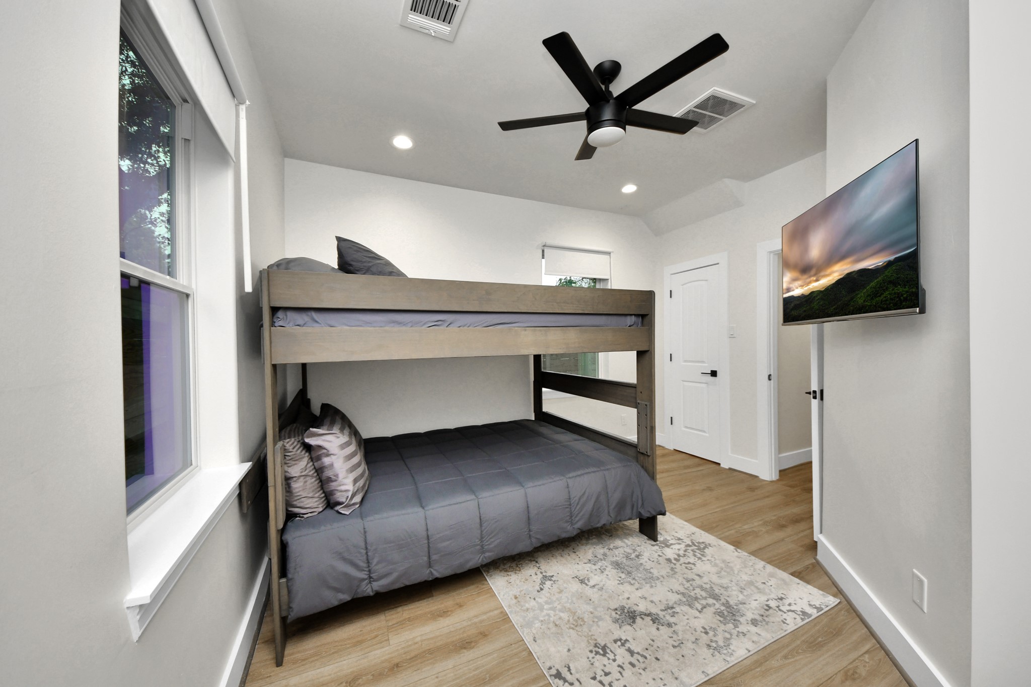 2007 Briley Street Houston, TX 77004 - Photo 5 of 36