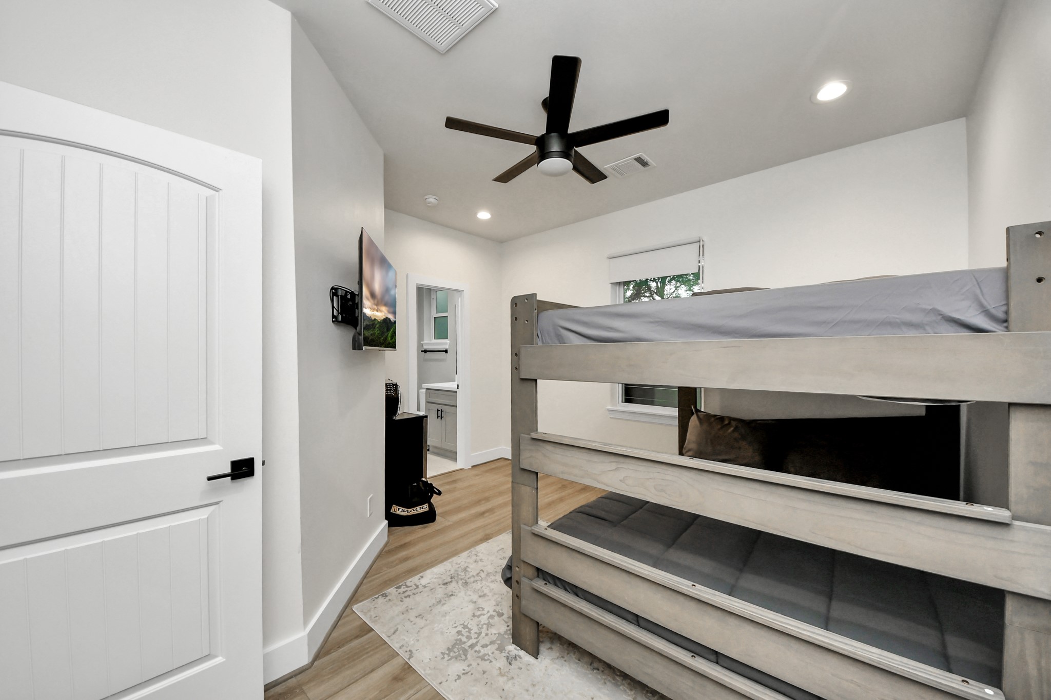 2007 Briley Street Houston, TX 77004 - Photo 6 of 36