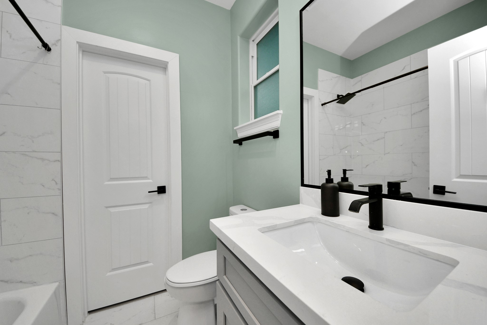 2007 Briley Street Houston, TX 77004 - Photo 7 of 36