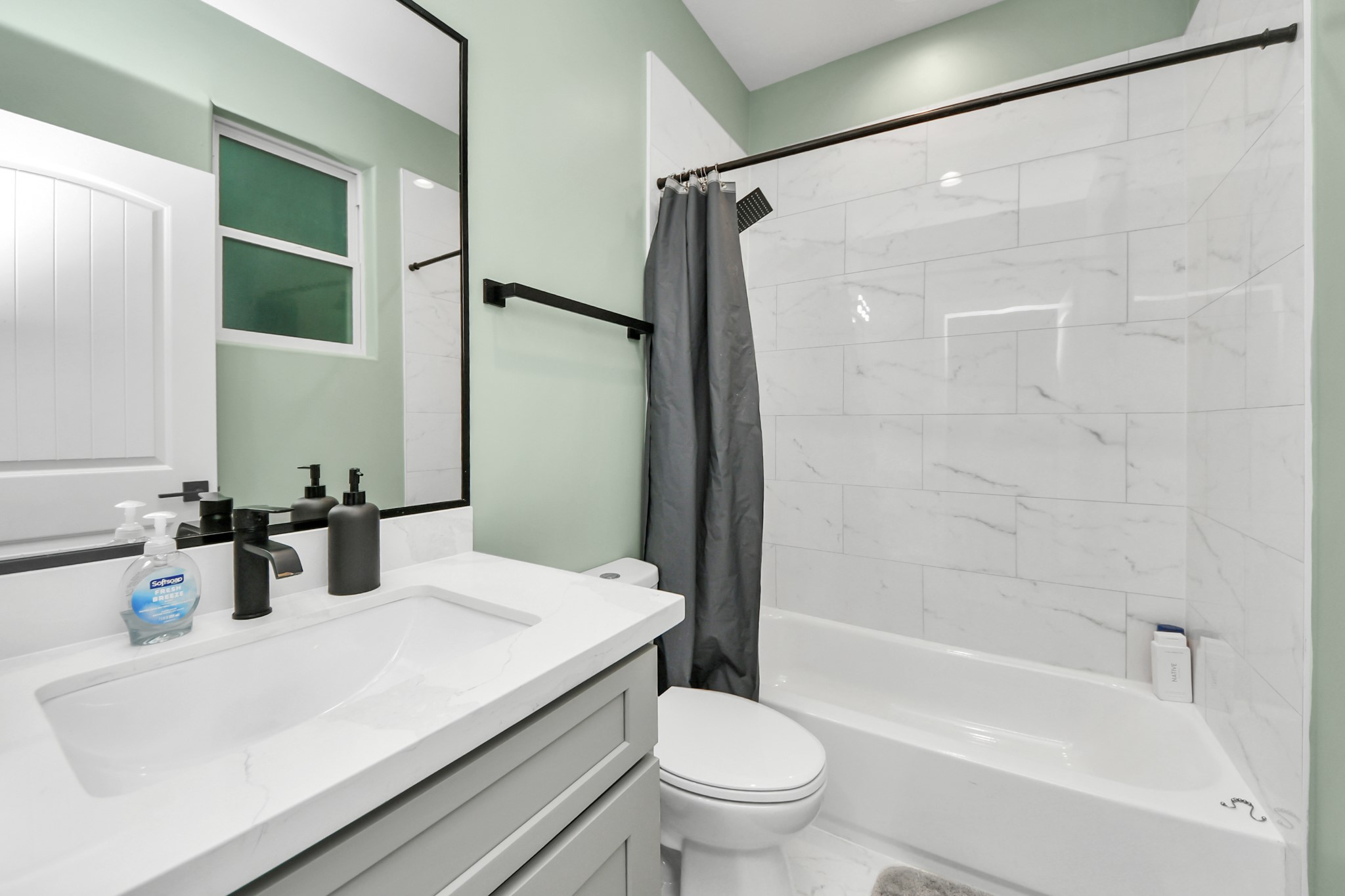 2007 Briley Street Houston, TX 77004 - Photo 8 of 36