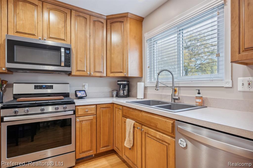 42050 Old Bridge Road Canton, MI 48188 - Photo 14 of 30