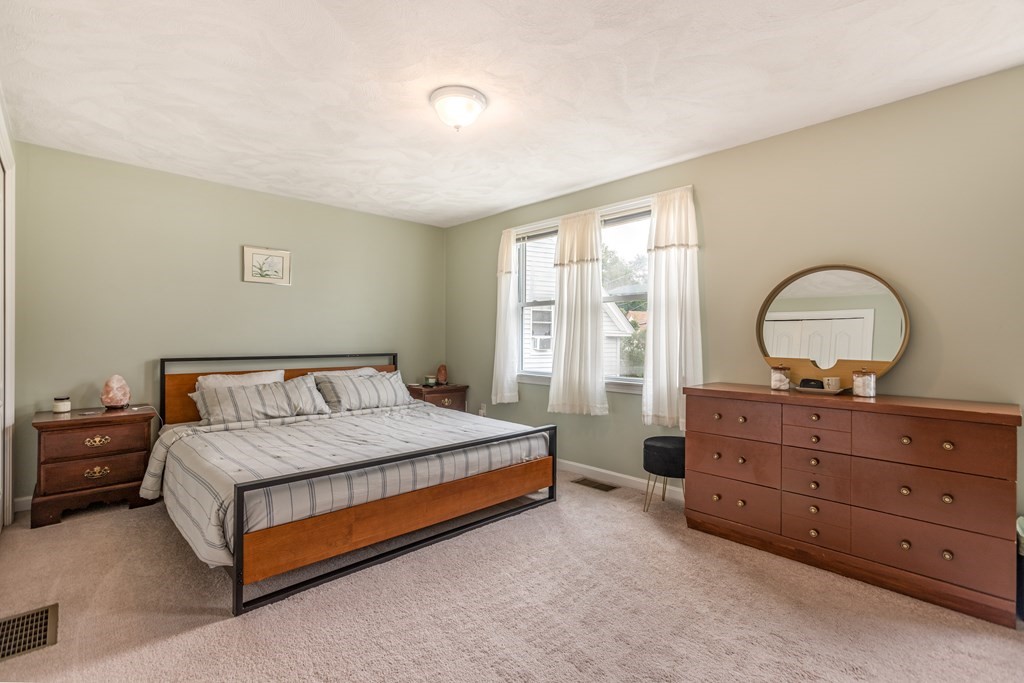 395 Riverside Street, Unit 395 Lowell, MA 01854 - Photo 19 of 29 Gallery Image 19