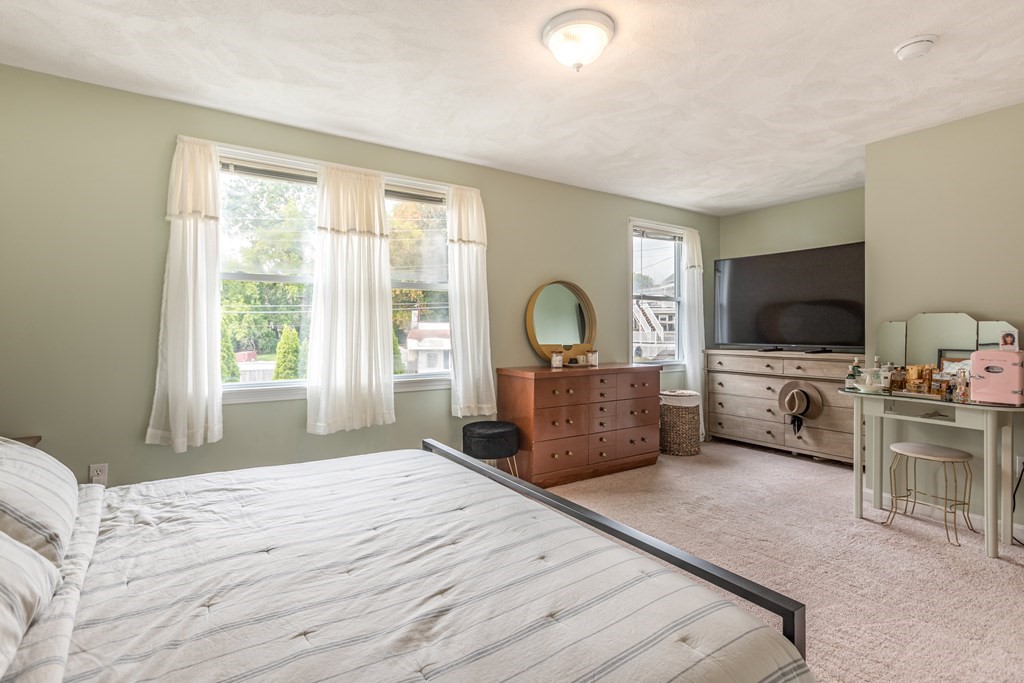 395 Riverside Street, Unit 395 Lowell, MA 01854 - Photo 20 of 29 Gallery Image 20