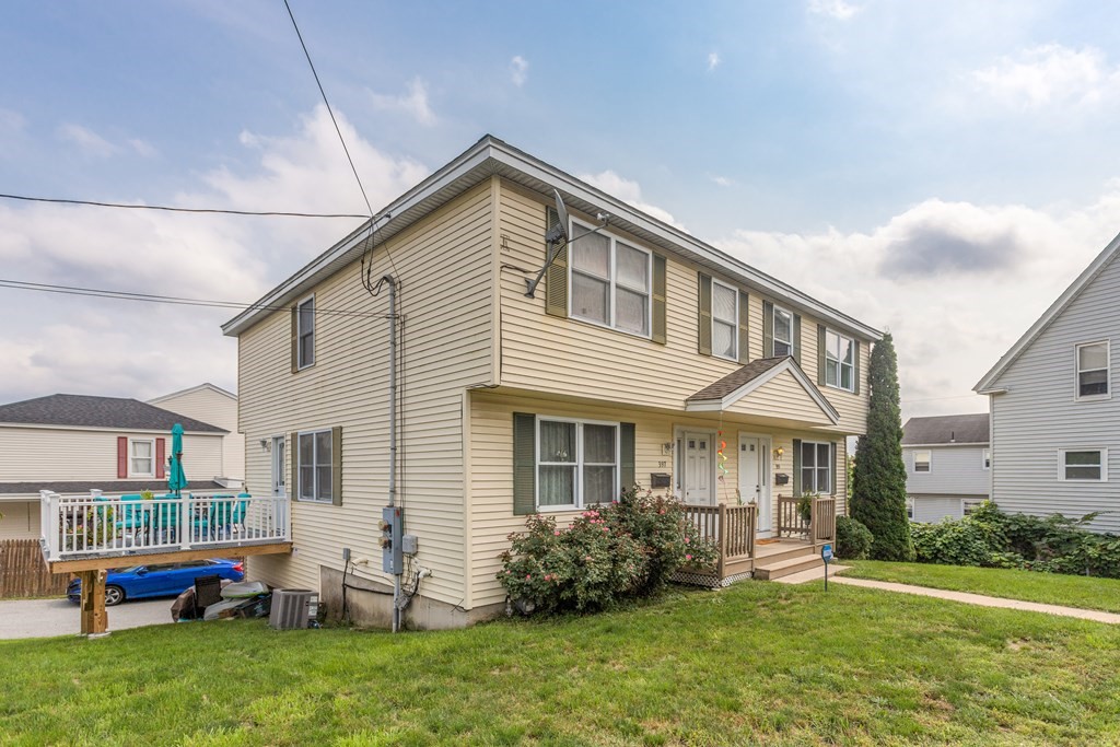 395 Riverside Street, Unit 395 Lowell, MA 01854 - Photo 2 of 29 Gallery Image 2