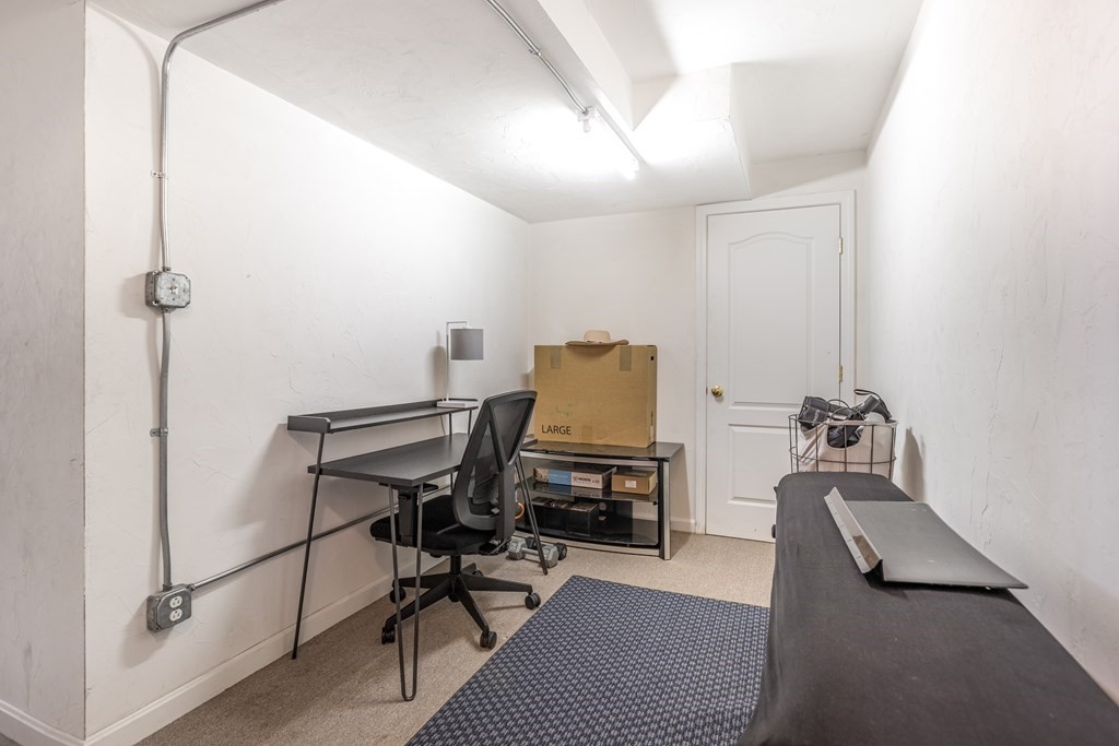 395 Riverside Street, Unit 395 Lowell, MA 01854 - Photo 24 of 29 Gallery Image 24