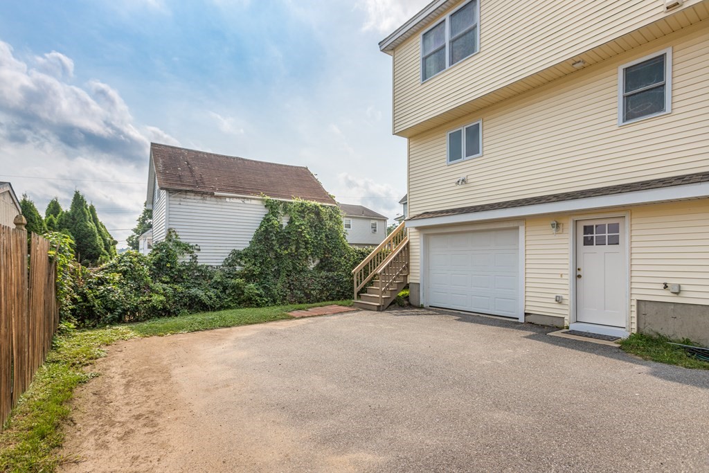 395 Riverside Street, Unit 395 Lowell, MA 01854 - Photo 25 of 29 Gallery Image 25