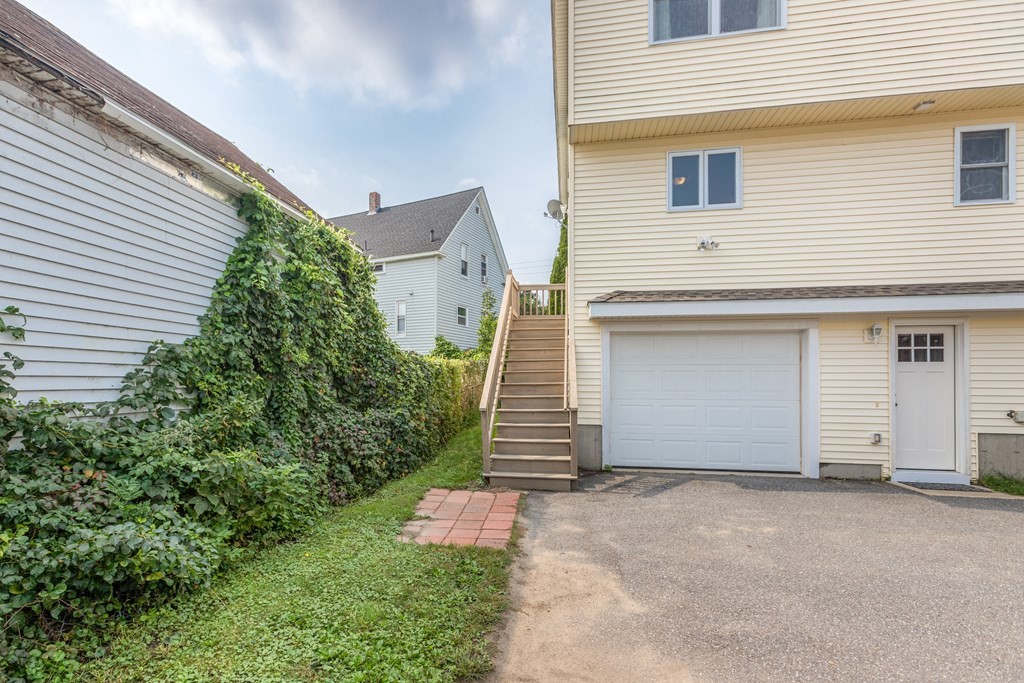 395 Riverside Street, Unit 395 Lowell, MA 01854 - Photo 26 of 29 Gallery Image 26