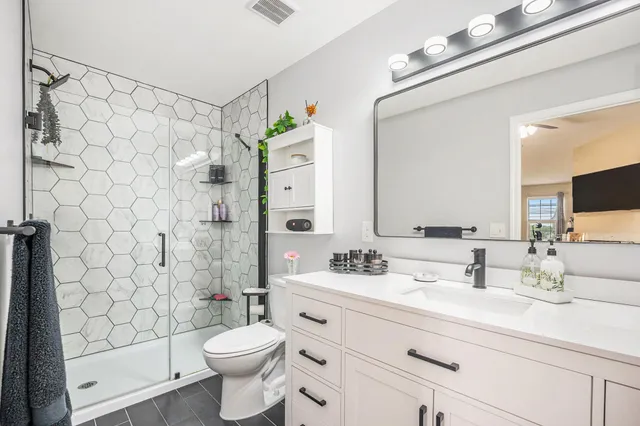 $284,900 | 56607 Long Island Drive, Utica, MI 48316