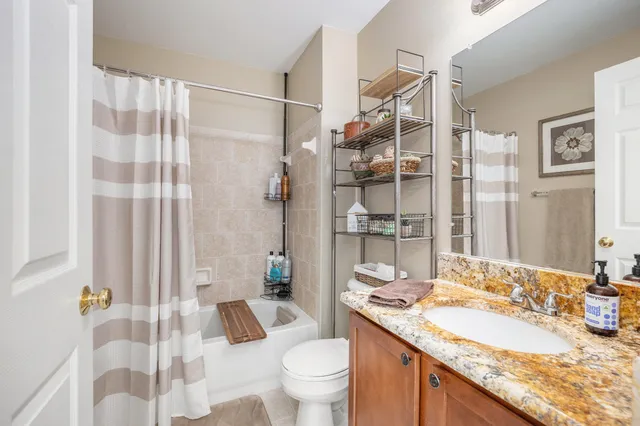 $284,900 | 56607 Long Island Drive, Utica, MI 48316