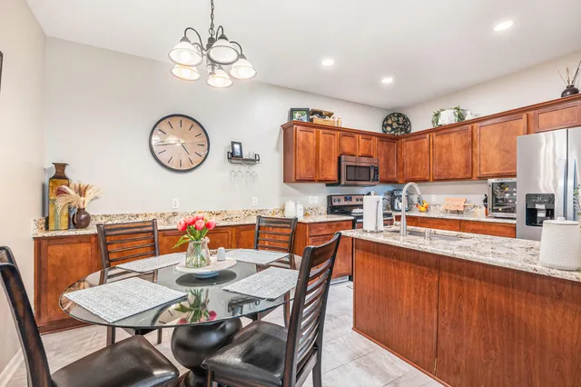 $284,900 | 56607 Long Island Drive, Utica, MI 48316