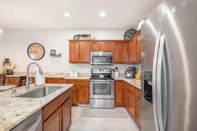 $284,900 | 56607 Long Island Drive, Utica, MI 48316