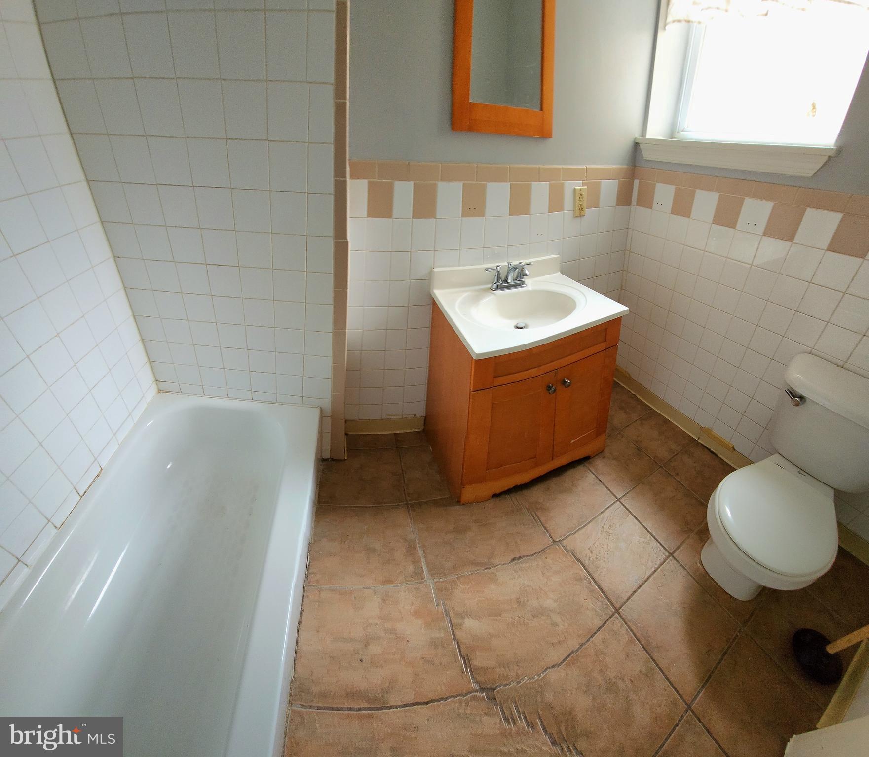 1704 West Diamond Street, Unit 2 Philadelphia, PA 19121 - Photo 9 of 10