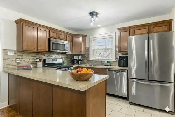 $305,000 | 432 Winston Lane, Chicago Heights, IL 60411