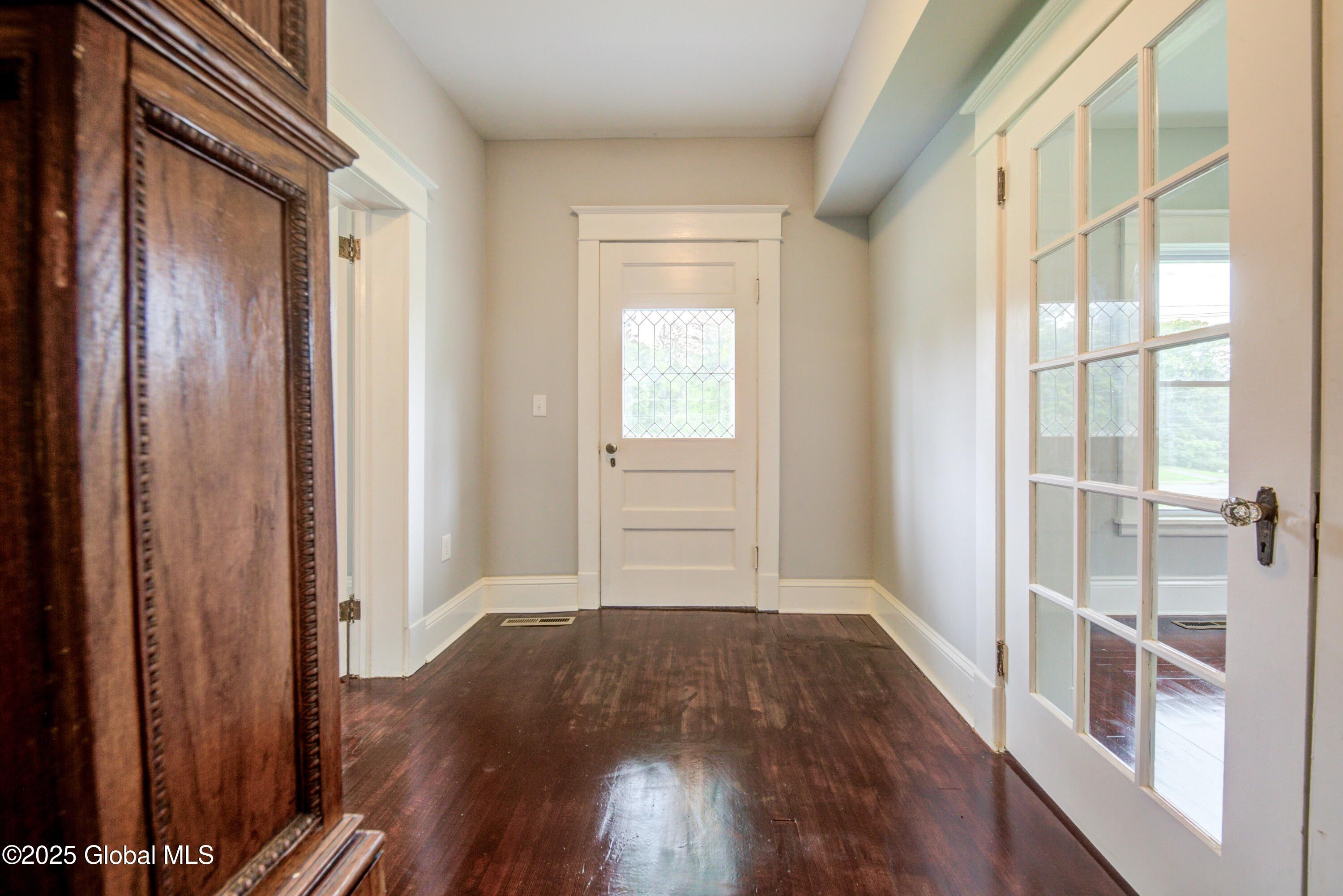 2627 Troy Schenectady Road Schenectady, NY 12309 - Photo 12 of 59 Troy Schenectady-39