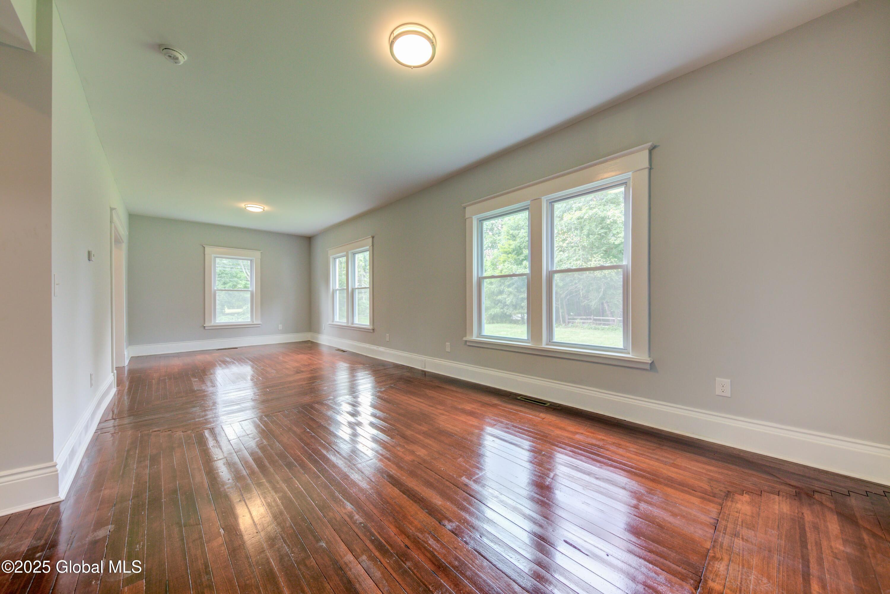 2627 Troy Schenectady Road Schenectady, NY 12309 - Photo 21 of 59 Troy Schenectady-28