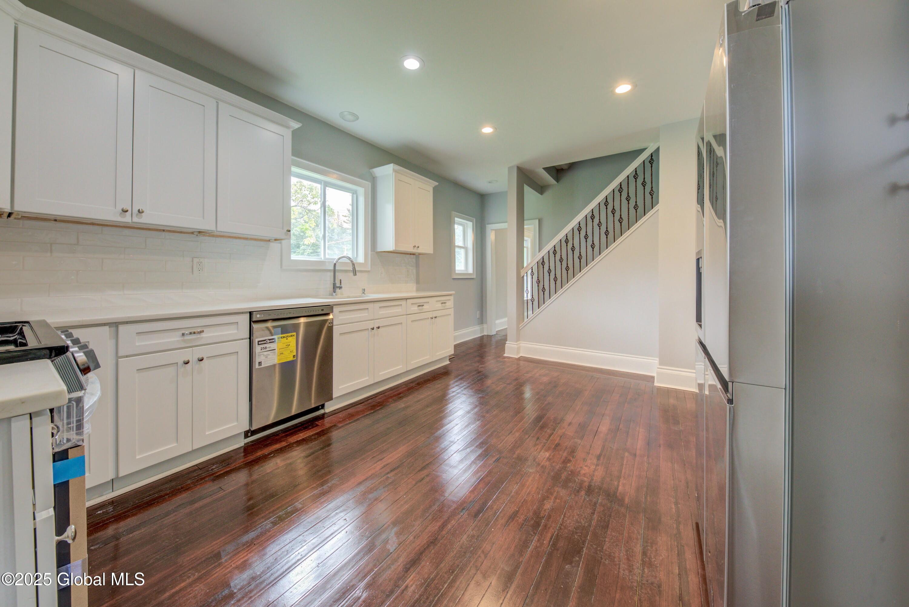 2627 Troy Schenectady Road Schenectady, NY 12309 - Photo 4 of 59 Troy Schenectady-47