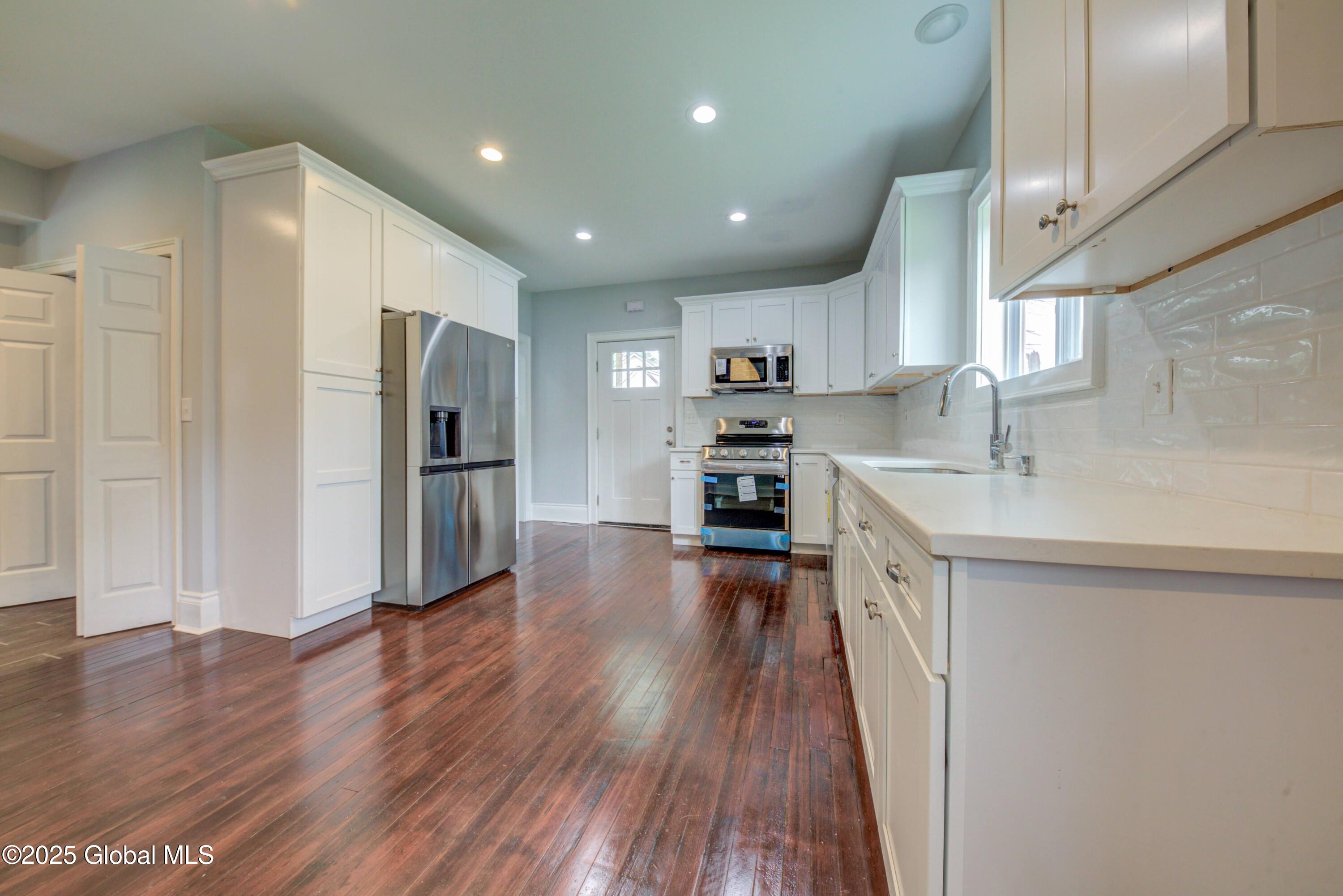 2627 Troy Schenectady Road Schenectady, NY 12309 - Photo 5 of 59 Troy Schenectady-43
