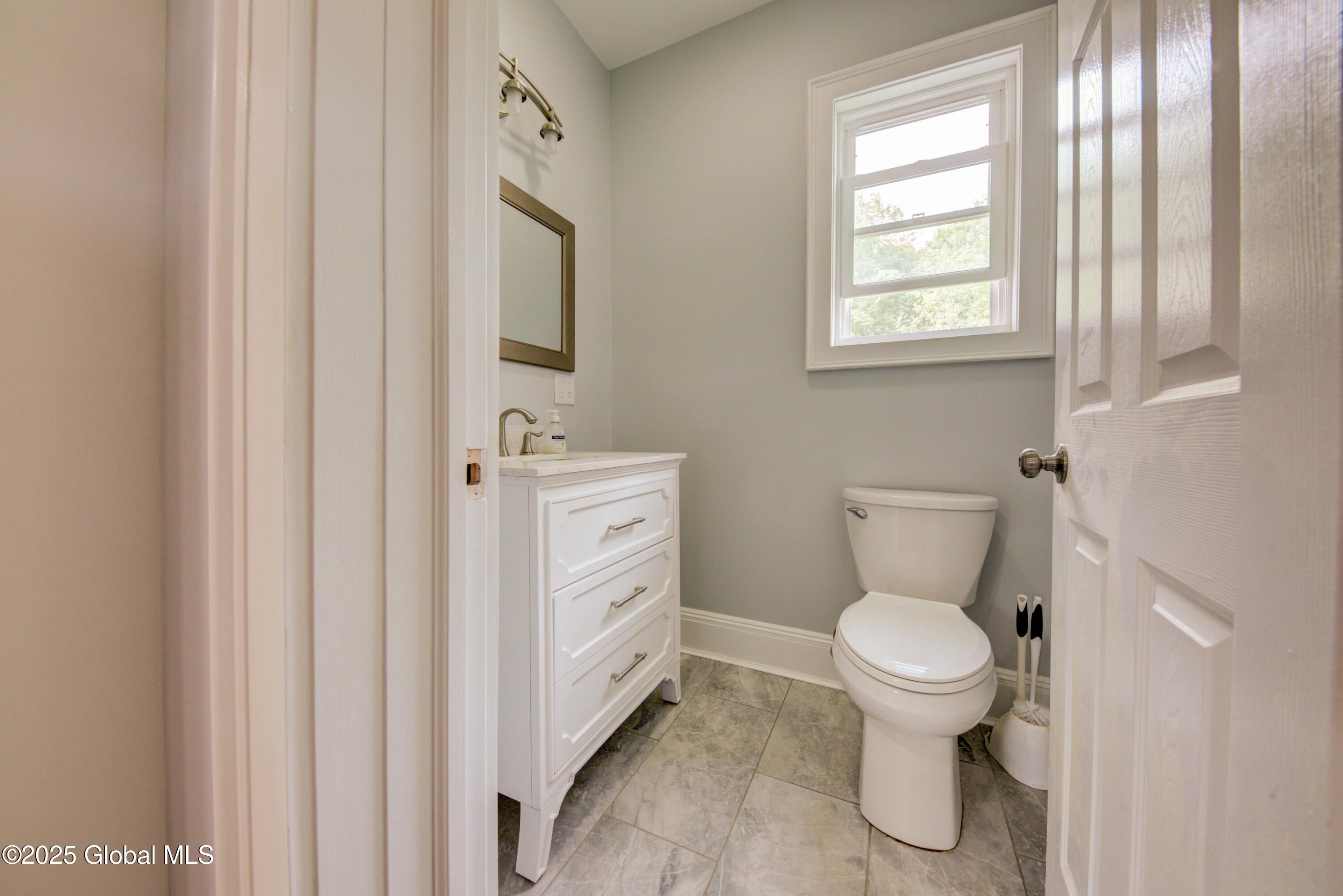 2627 Troy Schenectady Road Schenectady, NY 12309 - Photo 8 of 59 Troy Schenectady-46