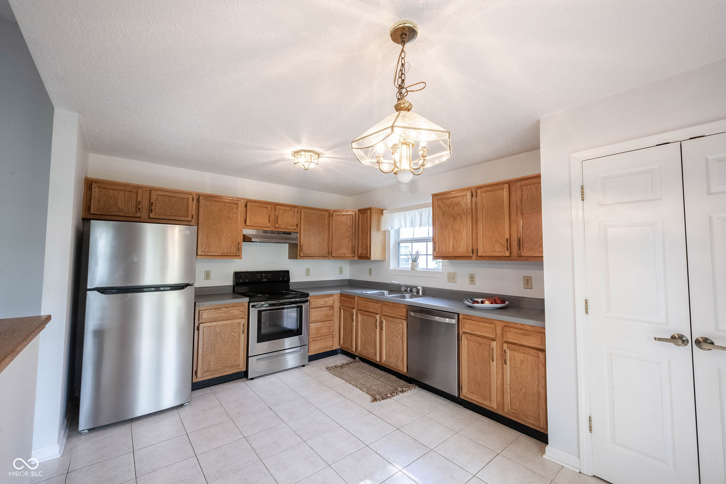 12853 Longleaf Lane Fishers, IN 46038 - Photo 12 of 35