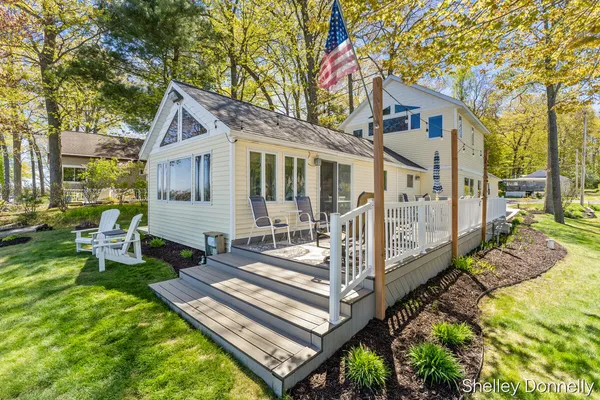 $619,900 | 1071 Hess Lake Drive, Grant, MI 49327